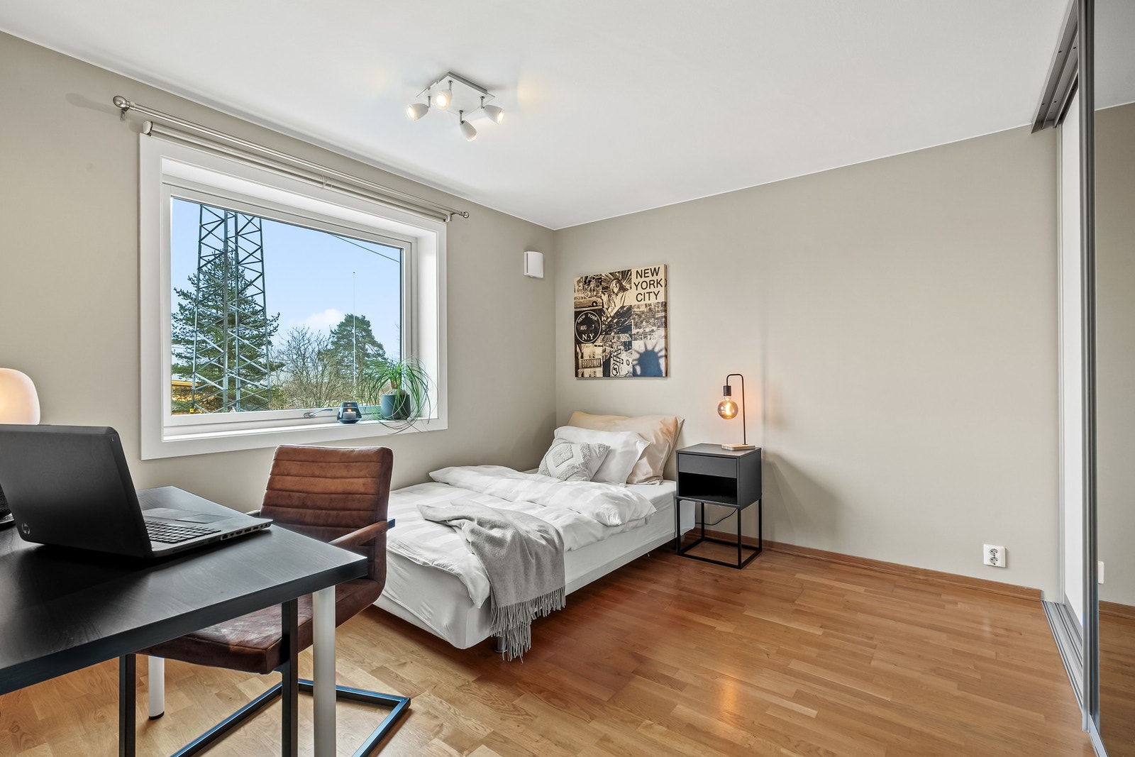 Soverom II er også av fin størrelse. Galleribilde