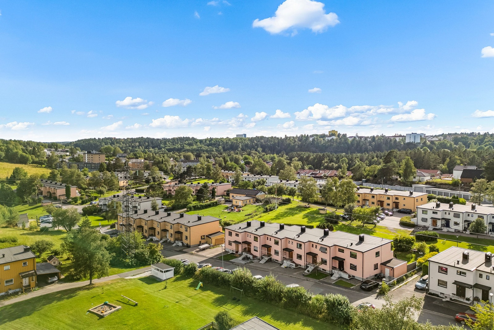 Arkitekten bak rekkehusene Kirsten Sinding-Larsen var inspirert av Le Corbusier og funksjonalismen. Galleribilde