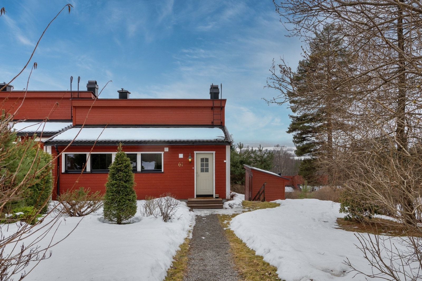 Pent rekkehus i borettslag over tre plan. Galleribilde