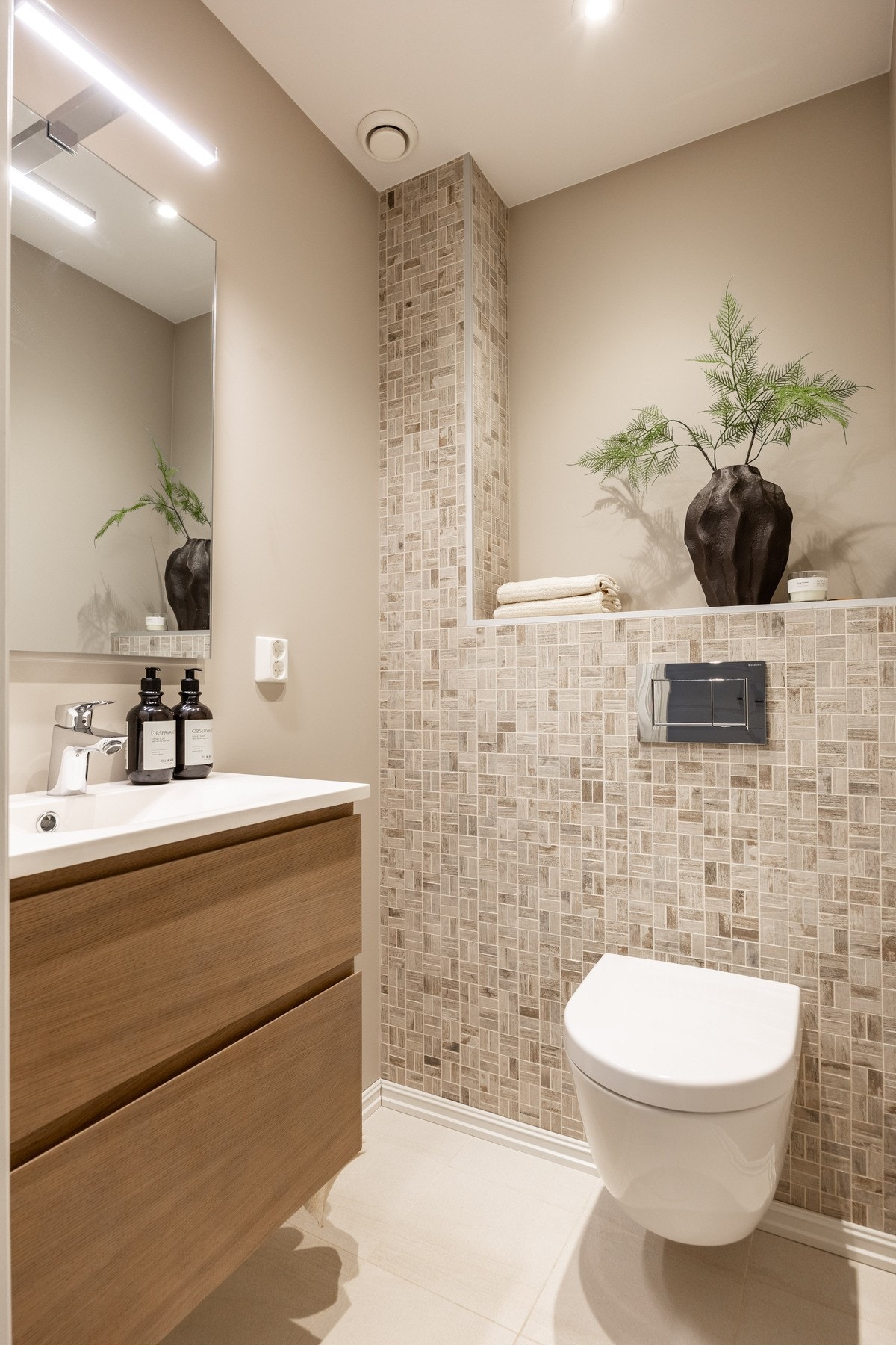 Eget toalettrom fra 2016. Det er gulvvarme. Galleribilde