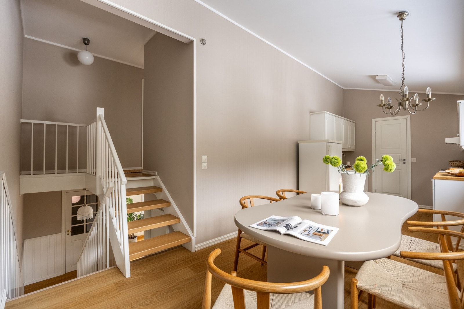 Praktisk separat og romslig kjøkken. Galleribilde