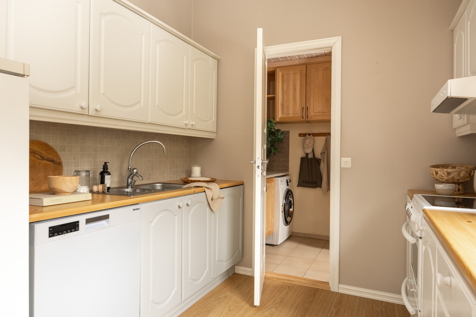 Videre adkomst til separat vaskerom. Galleribilde