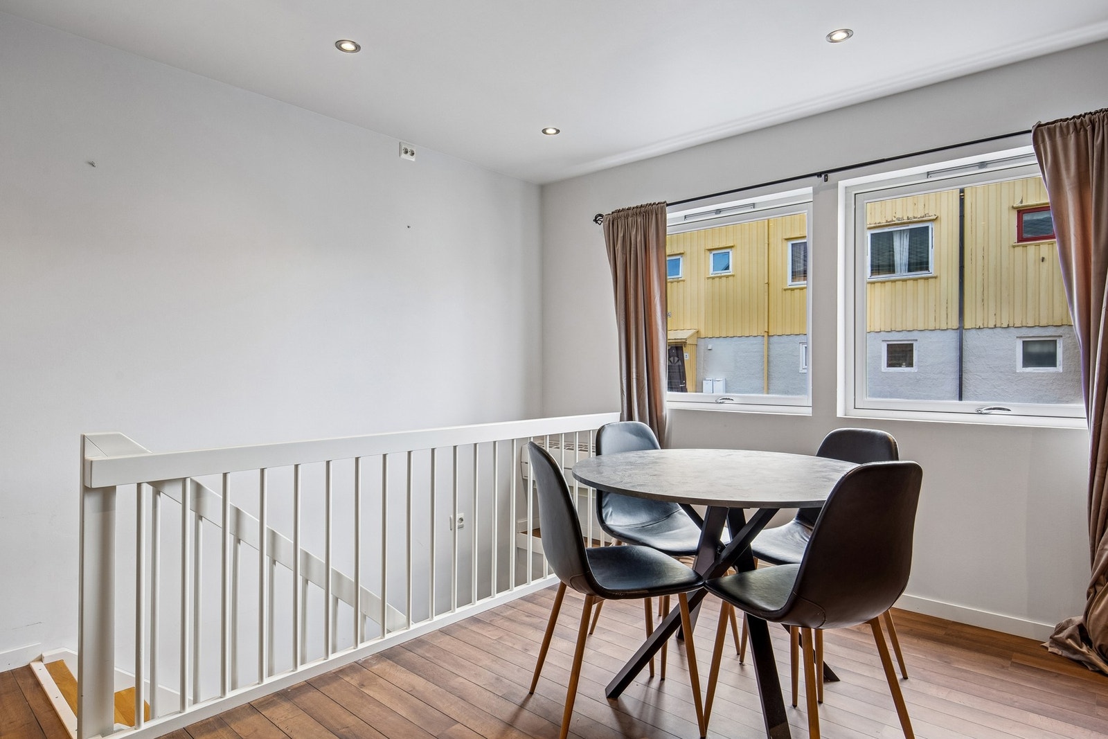 Oppvarming med varmepumpe og vedfyring Galleribilde