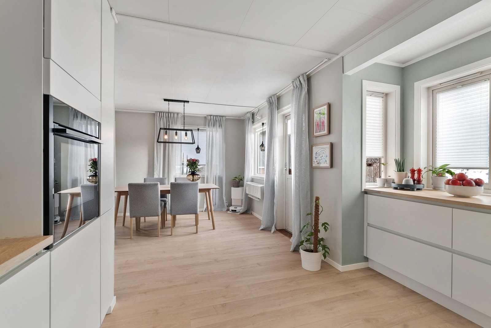 Åpen løsning mot spisestue Galleribilde