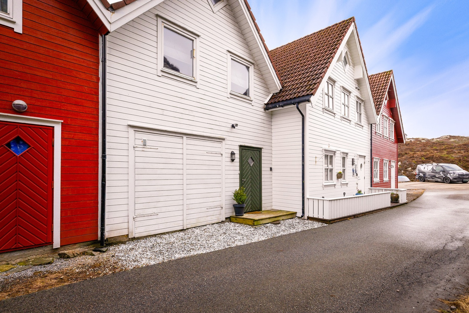 Foldedører som gjør at man kan ha båten inne om vinteren Galleribilde