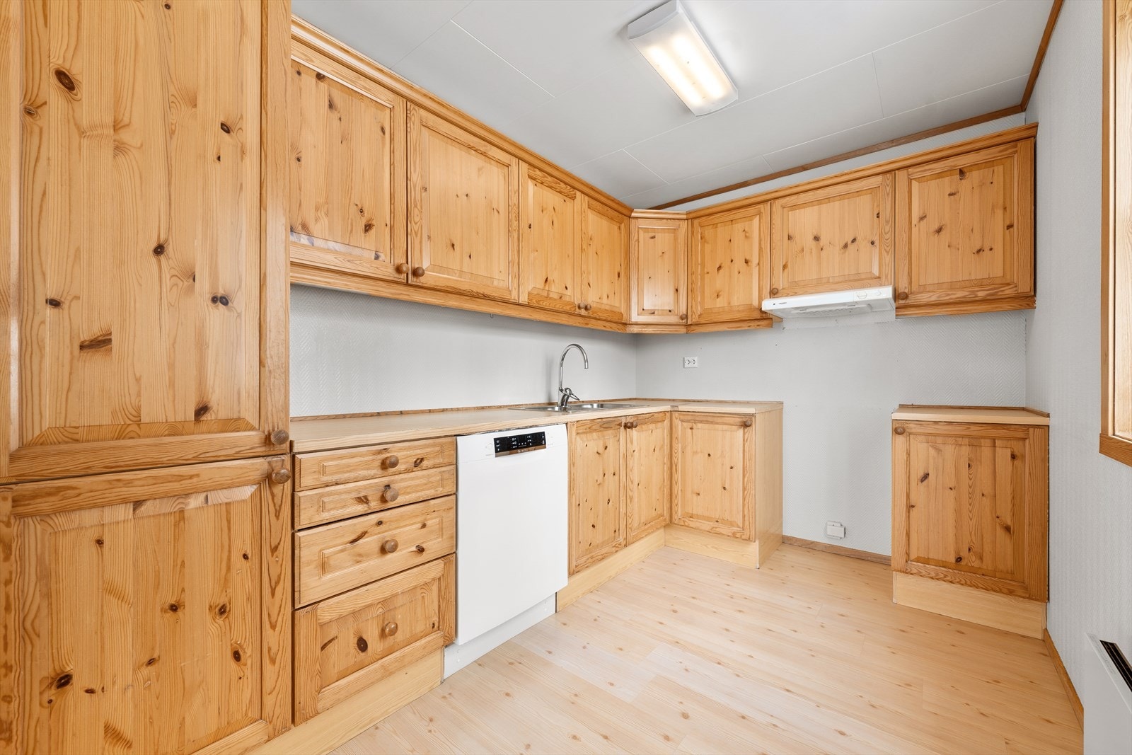 Godt med skap- og benkplass Galleribilde