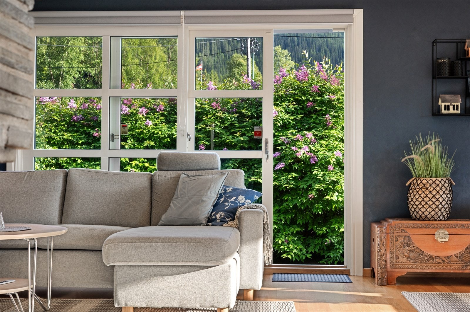 Utgang til terrassen. Galleribilde