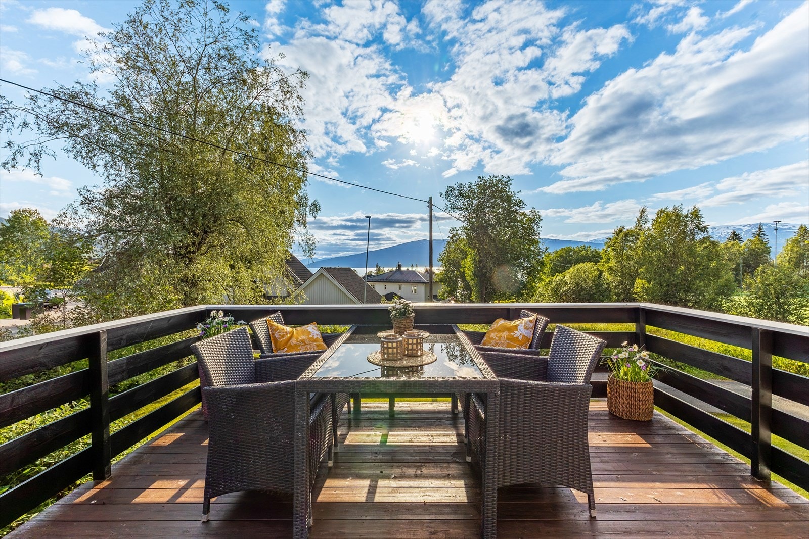 Utsikt fra terrasse. Galleribilde