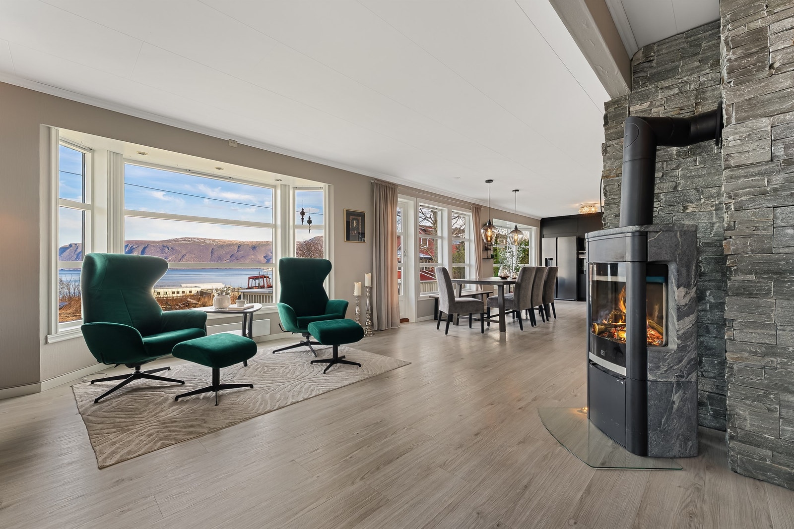 Nydelig utsikt fra stue. Galleribilde