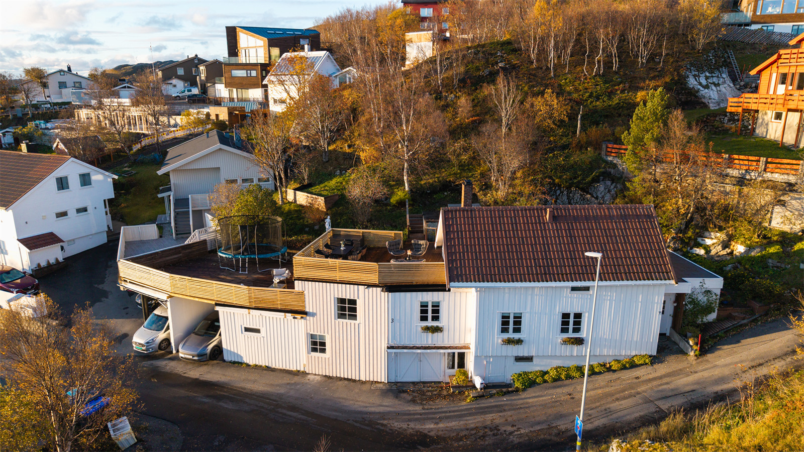 Her får du den perfekte kombinasjonen av kort vei til det du behøver i hverdagen og nærhet til marka Galleribilde