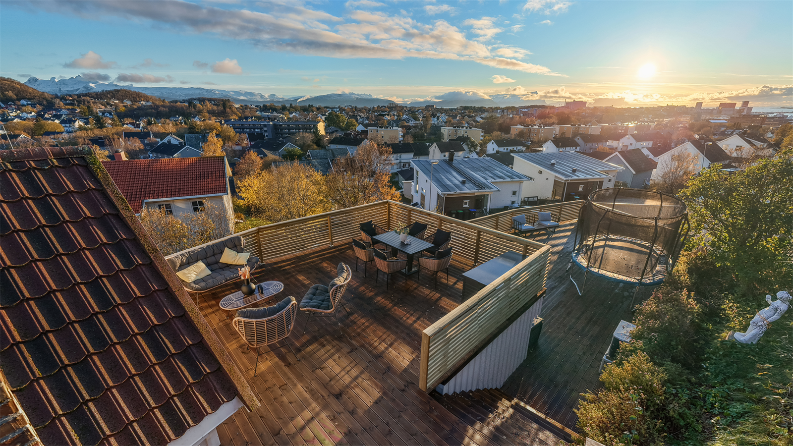 DNB Eiendom v/Georg R. Paulsen ønsker velkommen til Oppliveien 3! Galleribilde