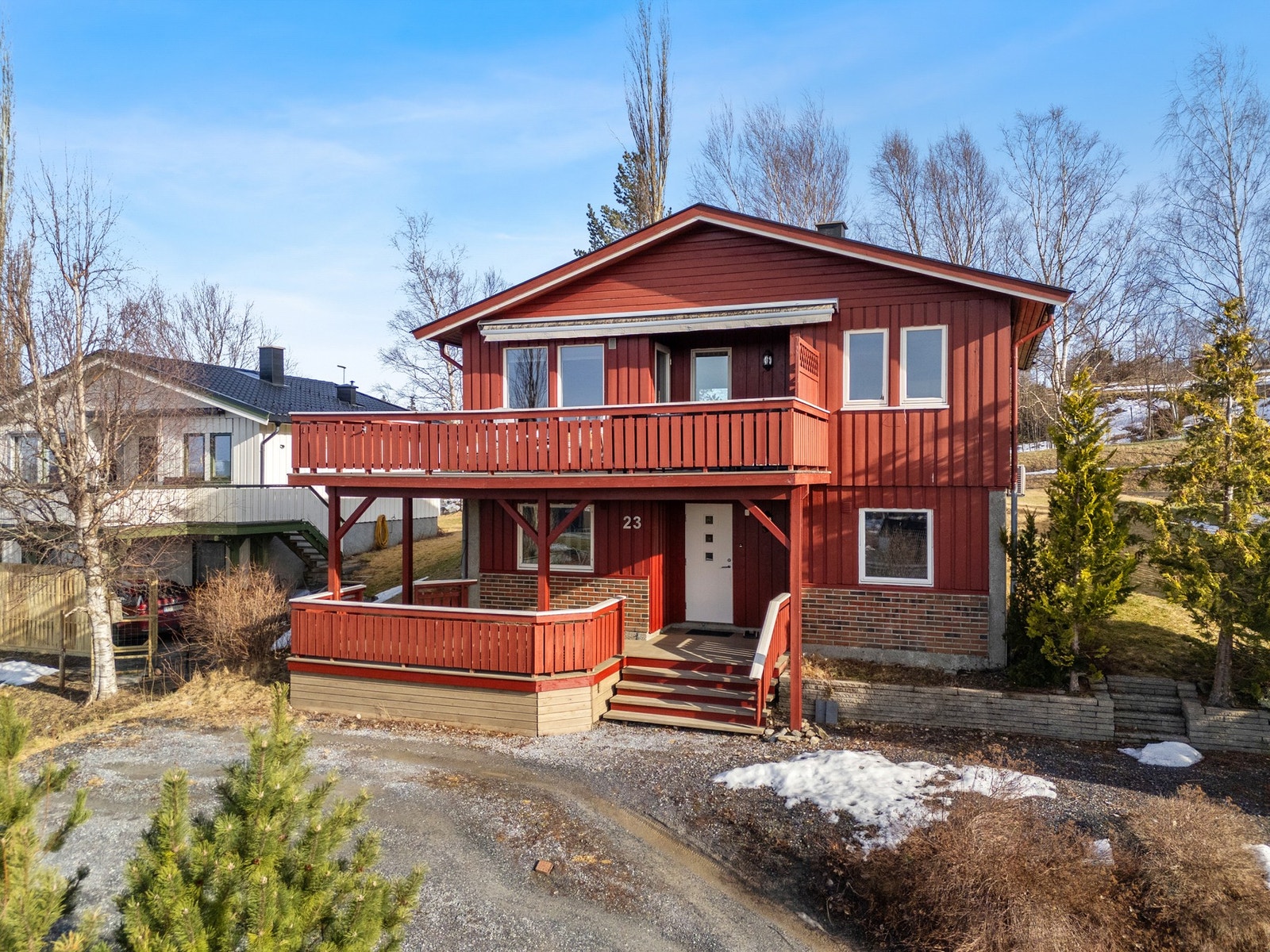 Fasadebildet. Galleribilde