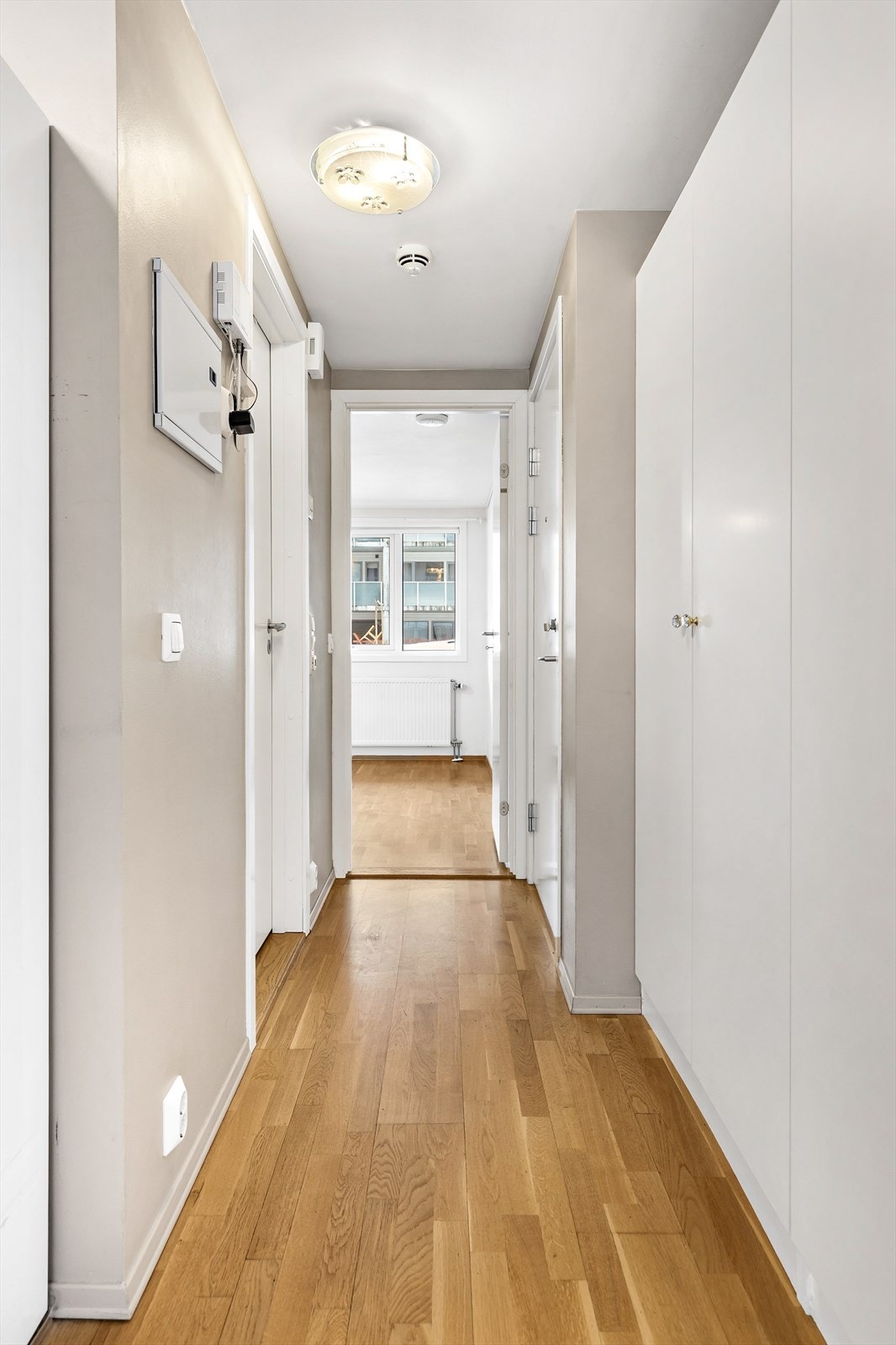 Entré med callinganlegg montert. Galleribilde