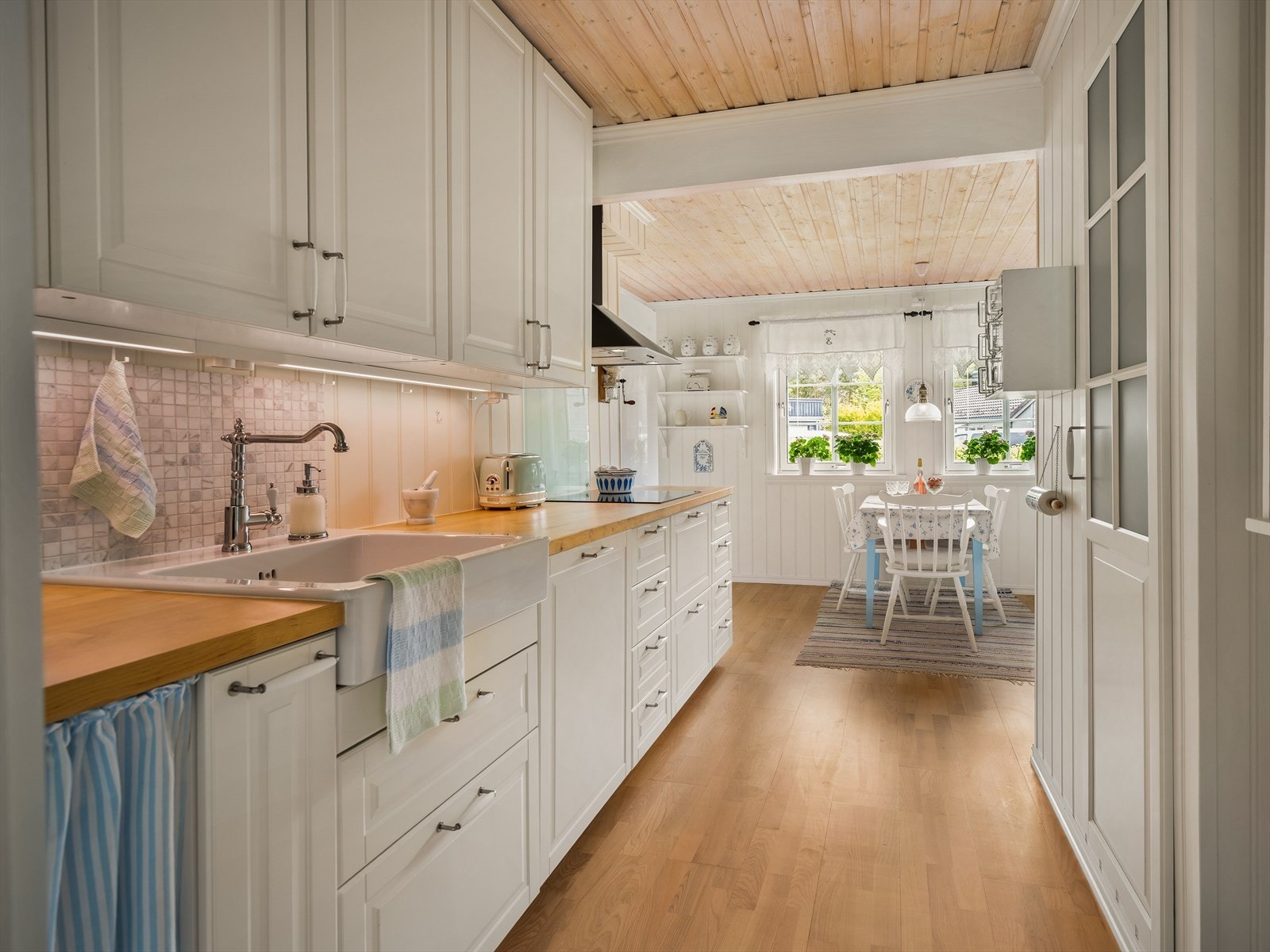 Boligen er presentert av Bente Gåseide i EiendomsMegler 1. Galleribilde