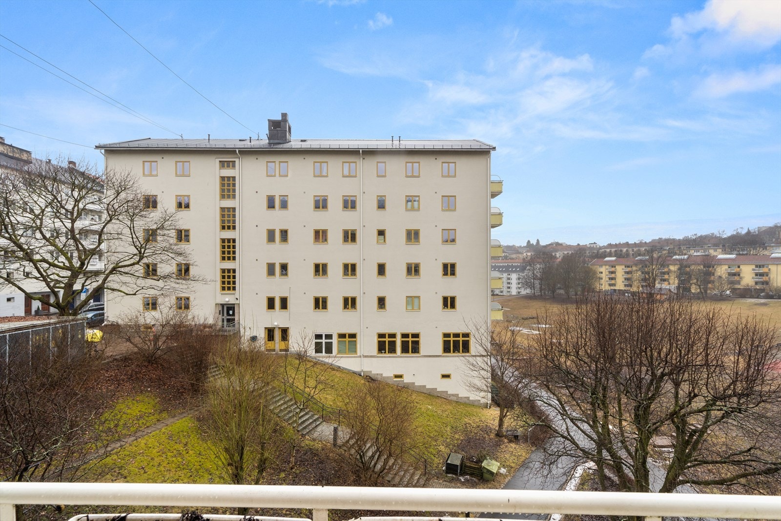 Her bor du svært sentralt til i populære Vøyensvingen Borettslag. Galleribilde