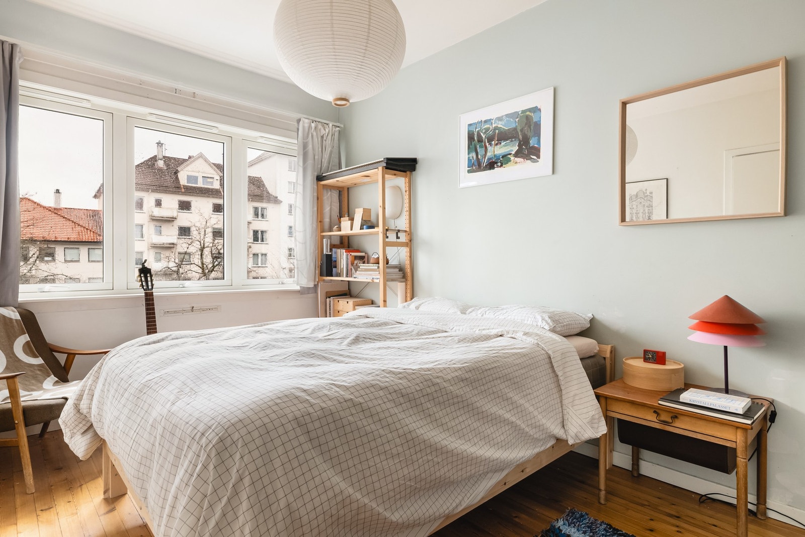 Rommet måler 12,31 m² og gir rom for både dobbeltseng og garderobeløsning. Galleribilde