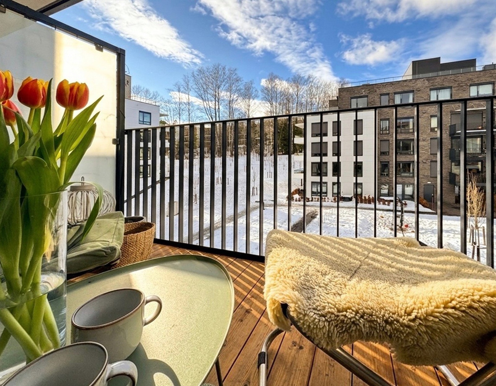 Velkommen til Frysjaveien 38H, en lys og moderne 3-roms fra 2025 med svært god intern beliggenhet i Frysjaparken Galleribilde