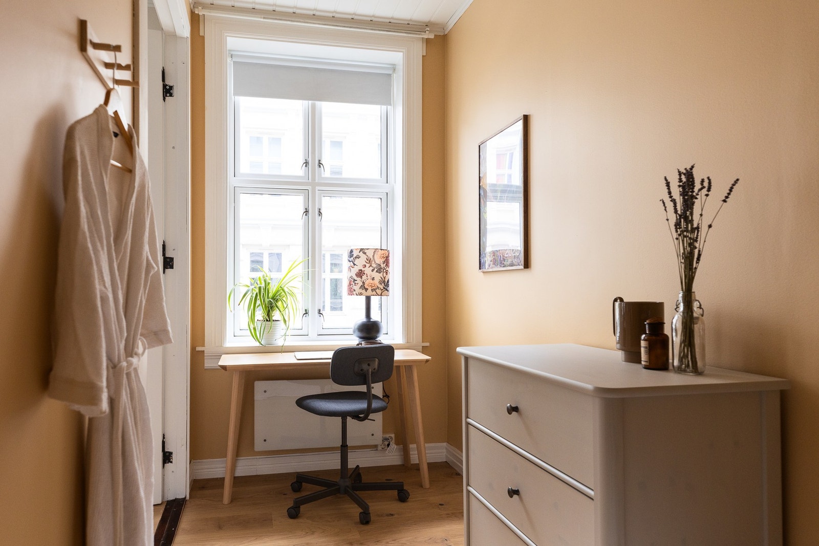 Rommet egner seg godt som gjesterom, kontor, barnerom - eller en kombinasjon av disse. Galleribilde