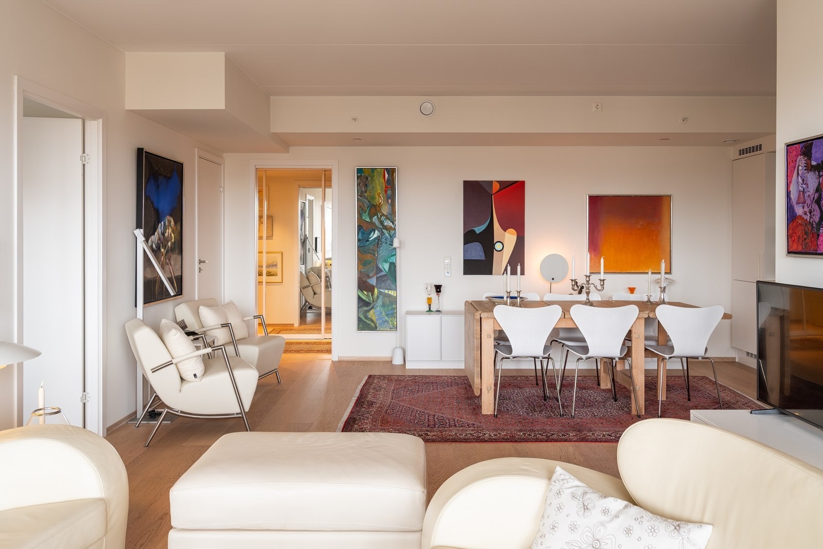 Takstmann har vurdert leiligheten til gjennomgående TG0. Det er også verdt å merke seg den gode takhøyden! Galleribilde