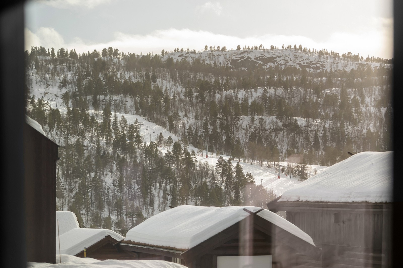 Det er både alpinbakke og mange oppkjørte skiløyper i nærheten Galleribilde
