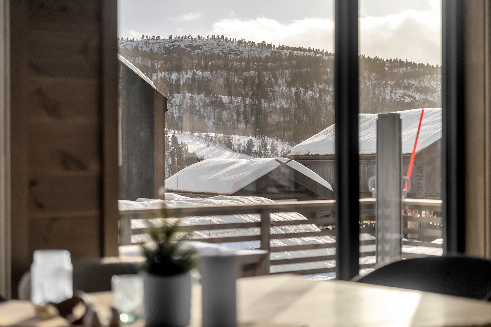 Utsikt mot alpinbakken Galleribilde