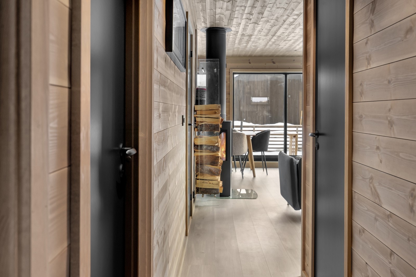 Fra gang mot stue/kjøkken Galleribilde