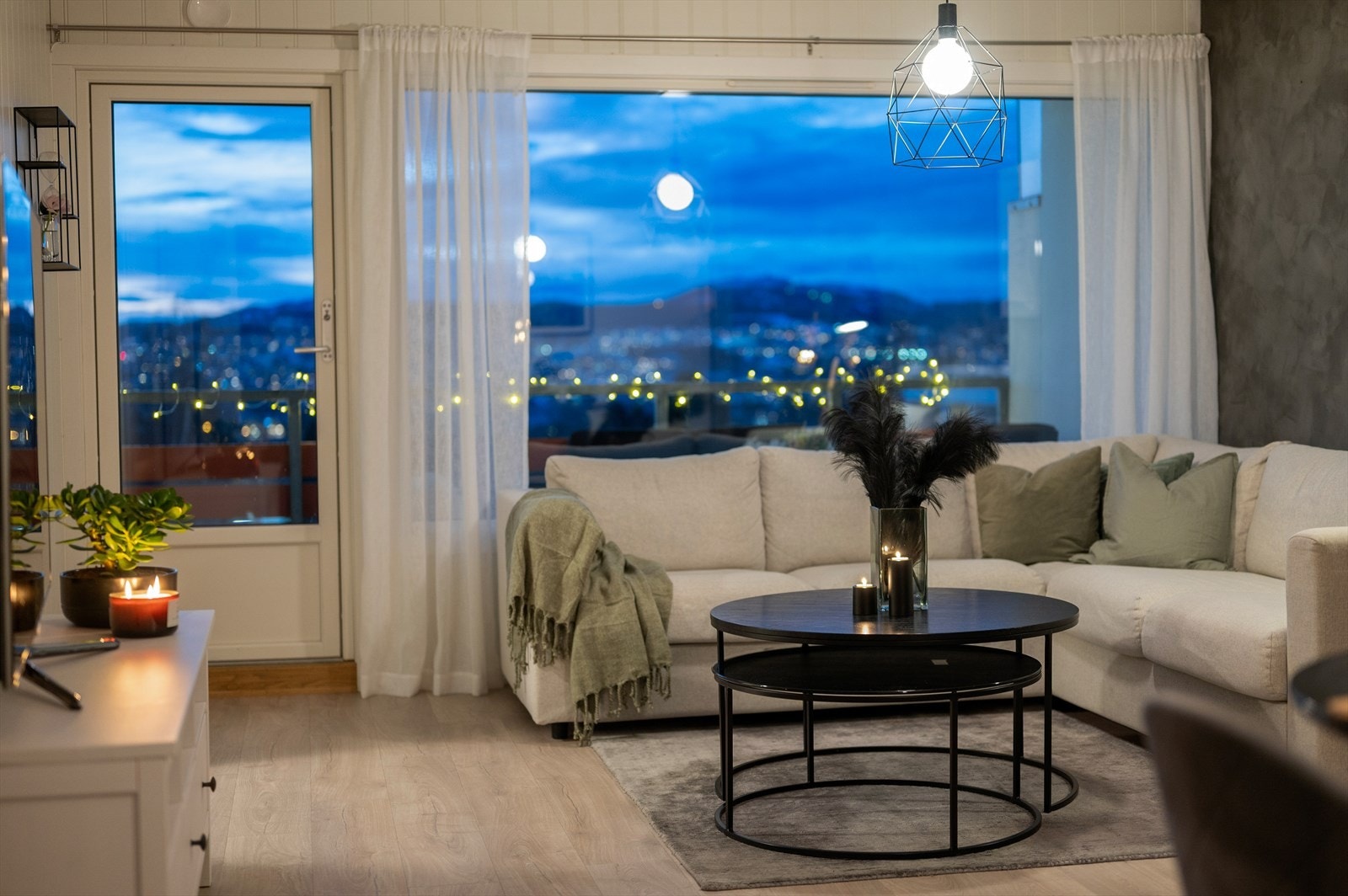 En innbydende og romslig 3-roms leilighet med en rekke gode kvaliteter og attraktiv beliggenhet. Galleribilde