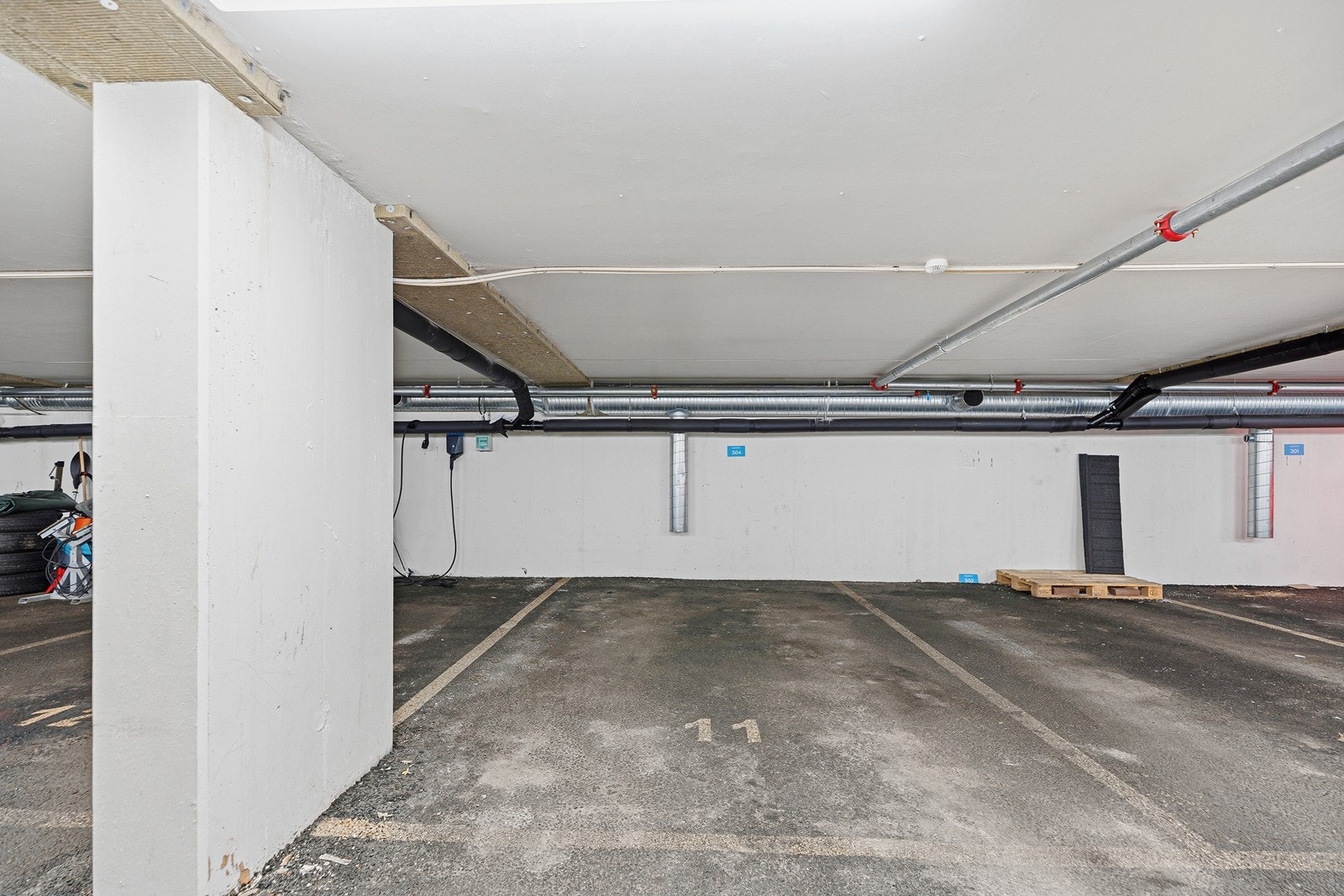 Garasjeplass Galleribilde