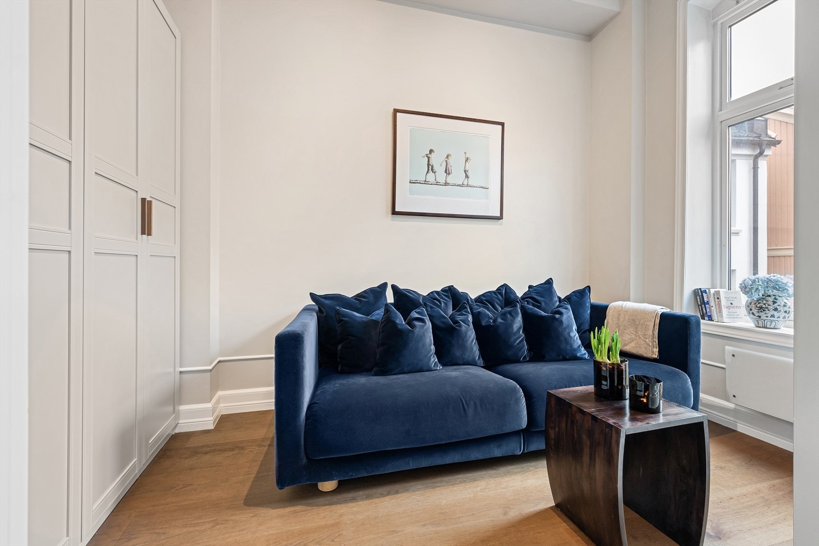 Rommet er i dag innredet som stue. Tidligere er dette benyttet som soverom. Galleribilde