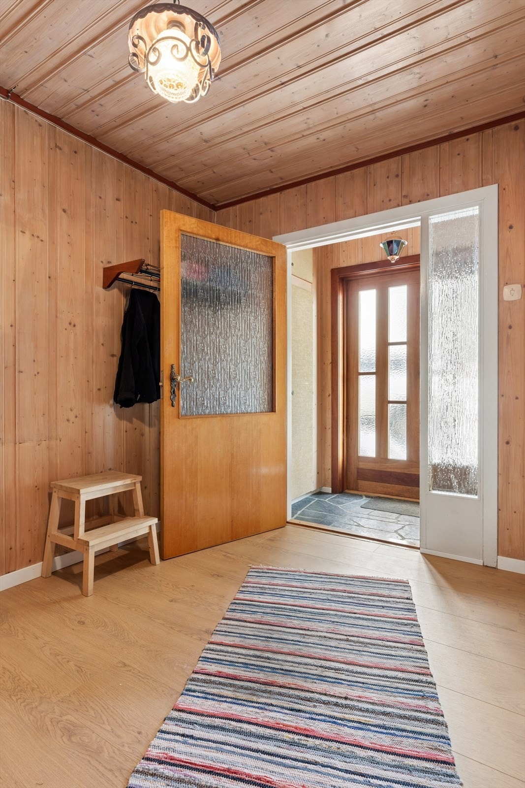 Hall som gir deg ulike muligheter for å lage oppbevaringsløsninger. Galleribilde