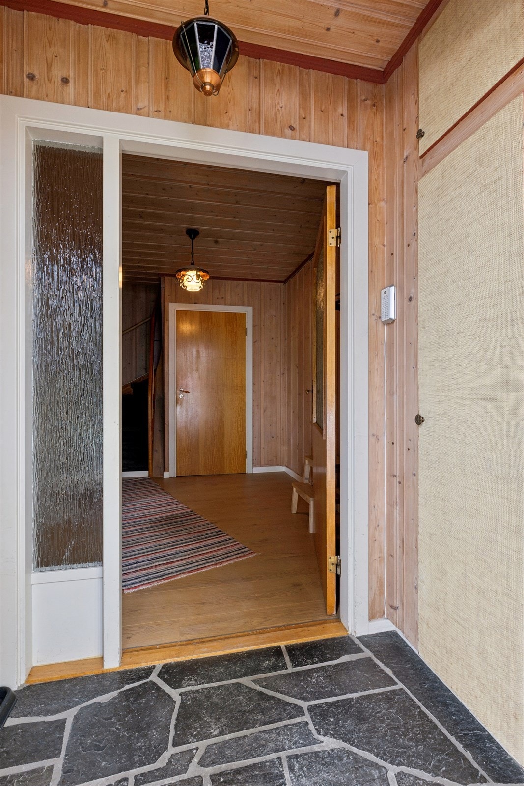 Vindfang med innebygde garderobeskap. Galleribilde