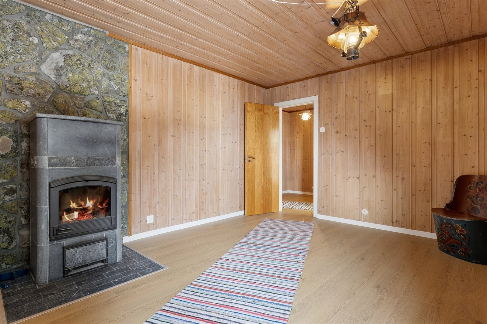 Vedovnen fra 2001 som gir en lun og god varme. Galleribilde