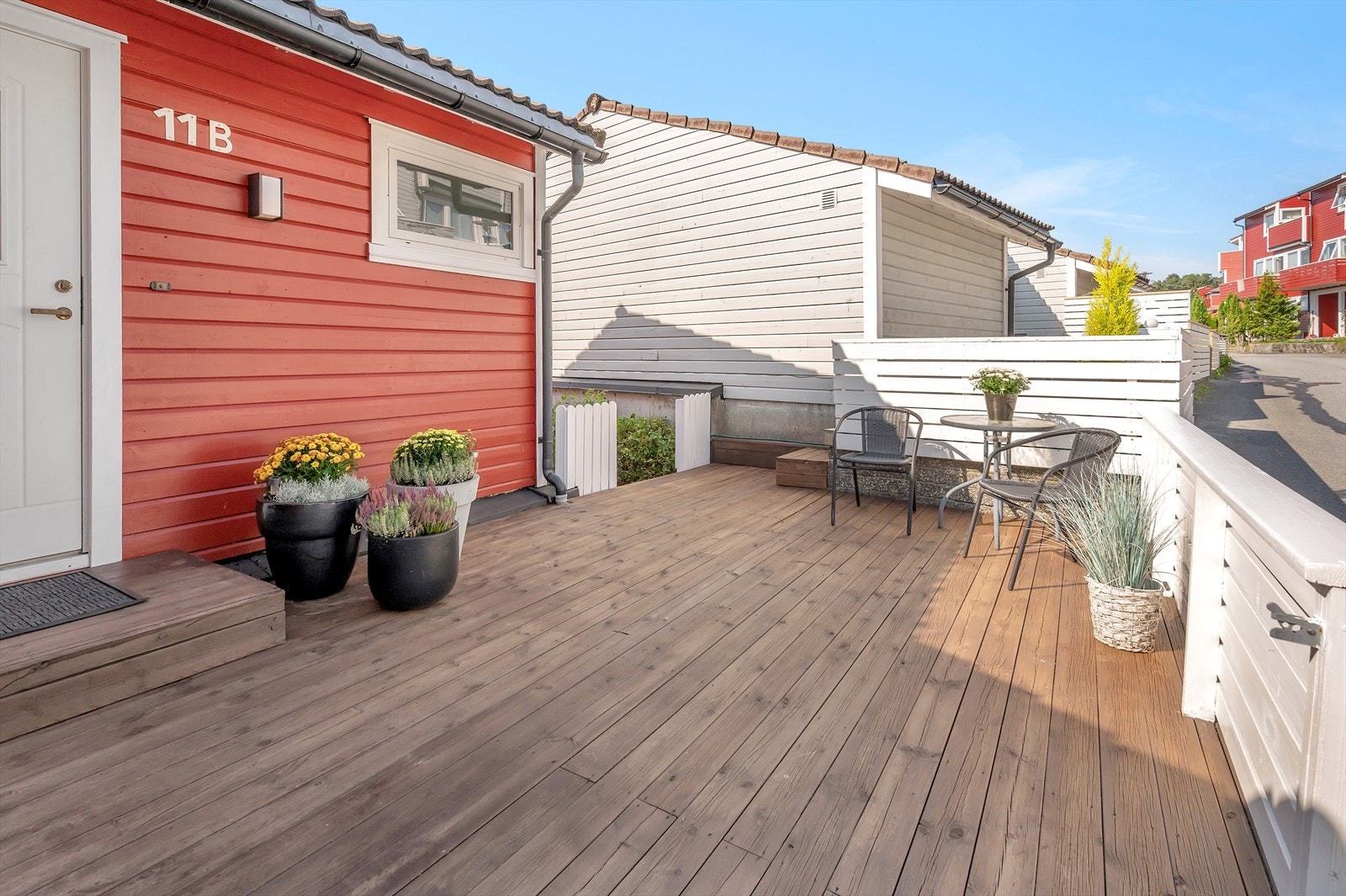 Barnevennlig beliggenhet på Hånes, omtrent 10 km øst for sentrum av Kristiansand. Galleribilde