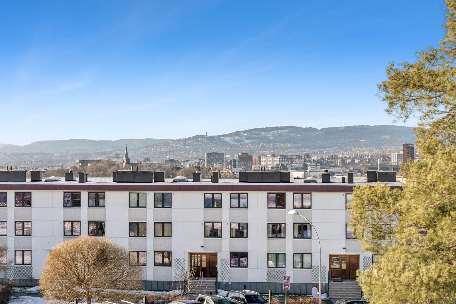 Velkommen til Erlends vei 15. Boligen presenteres av OBOS eiendomsmeglere v/ Nils Tore Gjone. Foto: Benjamin Korn. EFKT Galleribilde