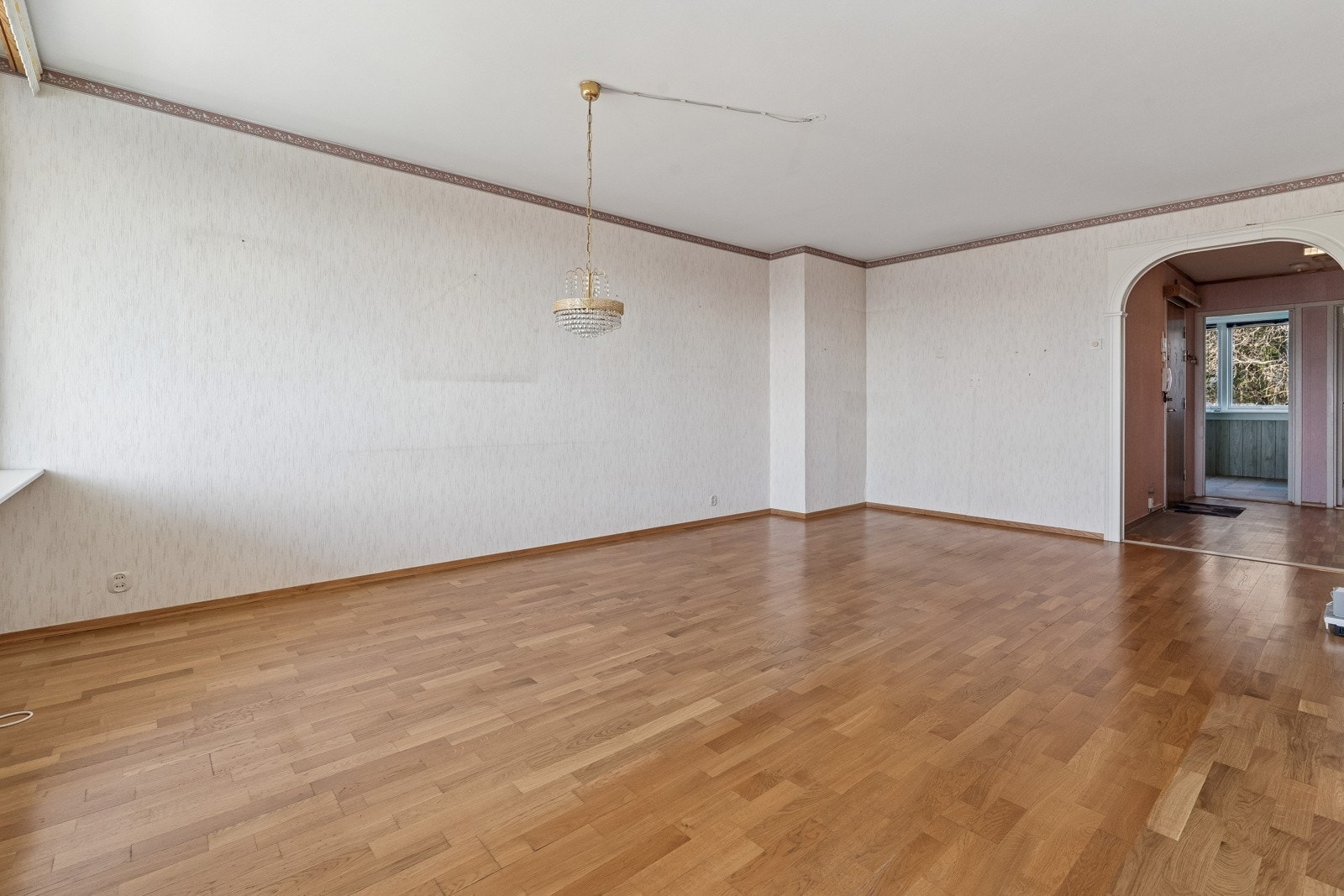 Stue - pipeløp med mulighet for peisovn Galleribilde