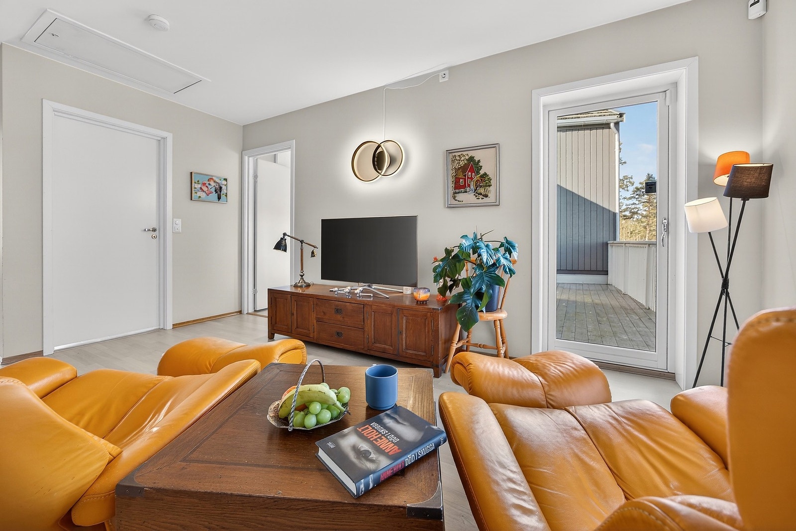 Et fint ekstra oppholdsrom som egner seg godt til både avslapning og lek. Galleribilde