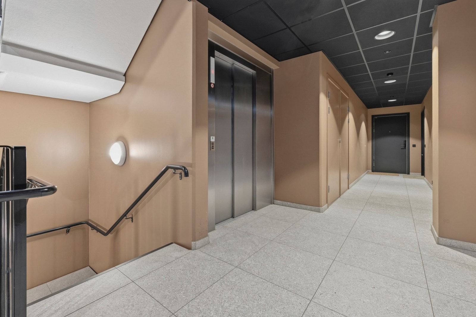 Felles inngangsparti. Galleribilde