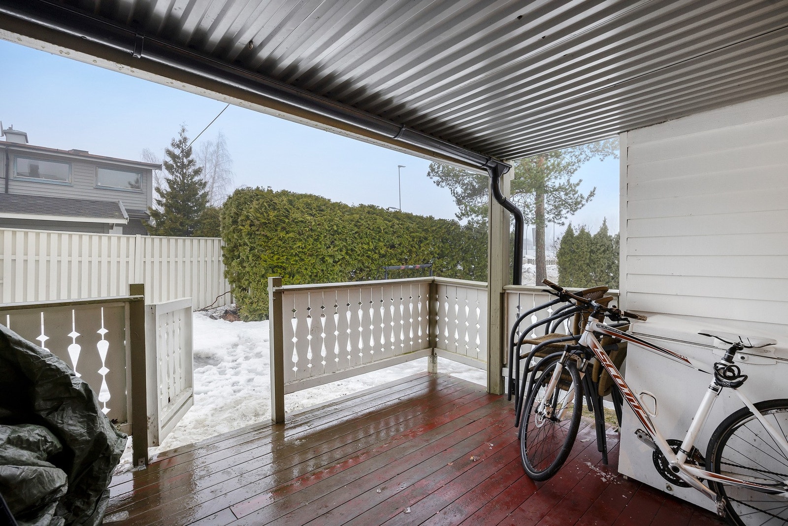 Flott plass for grilling og utendørs bespisning. Galleribilde