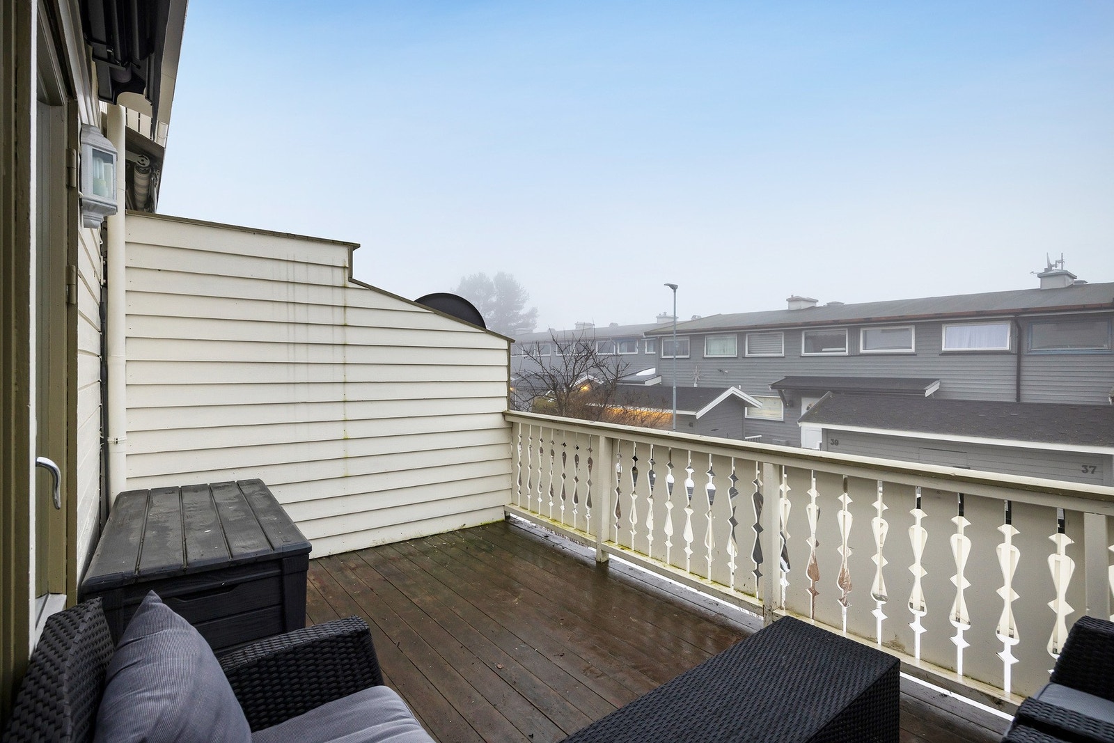 Perfekt uteplass for morgenkaffen. Galleribilde