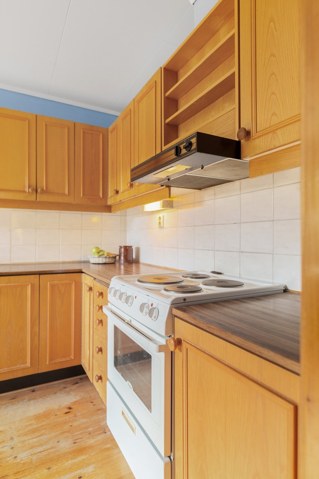 I forbindelse med oppgradering av kjøkkenet kan det også være muligheter for å klinke ned noen vegger og åpne opp? Galleribilde