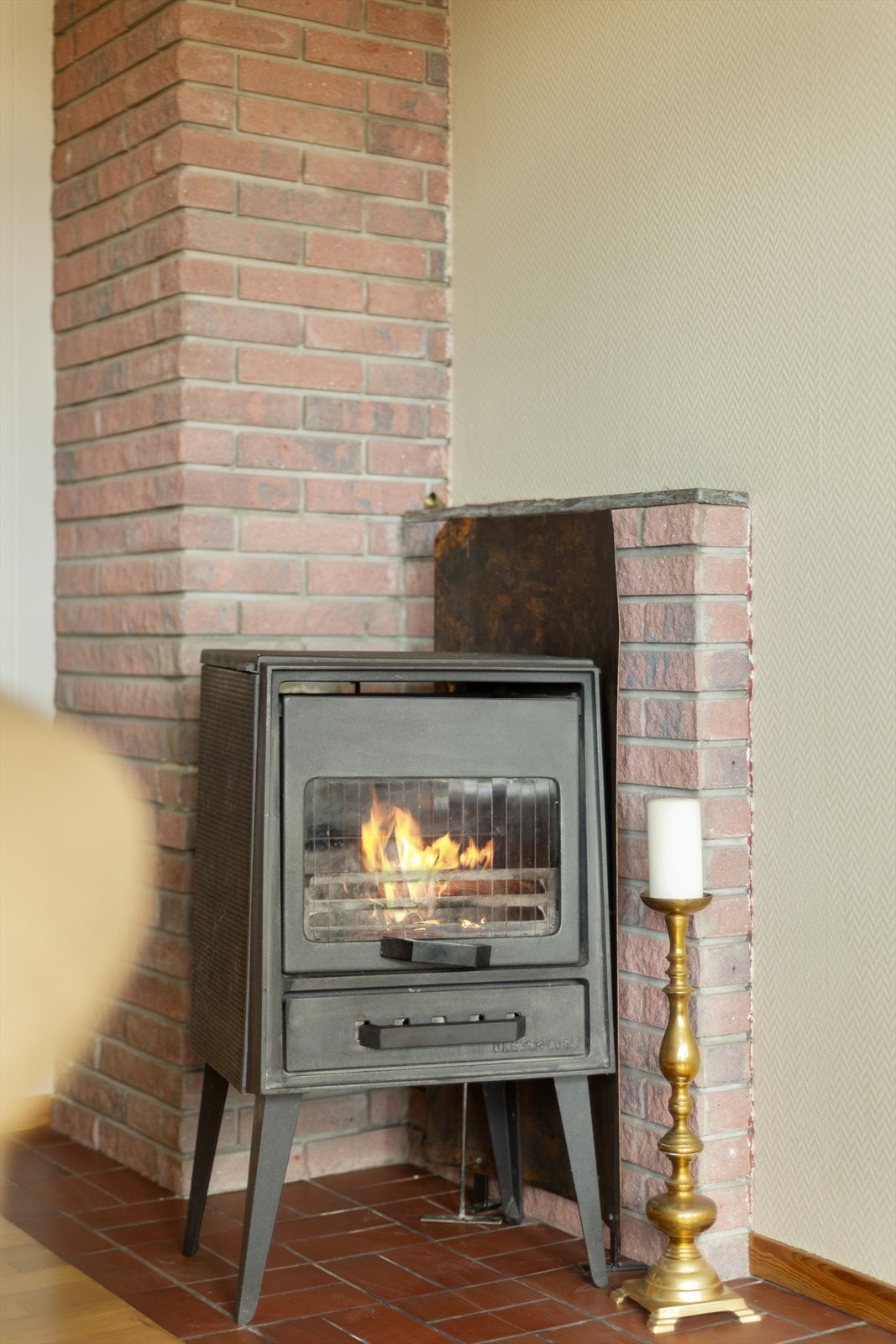 Boligen har montert ildsted. Galleribilde