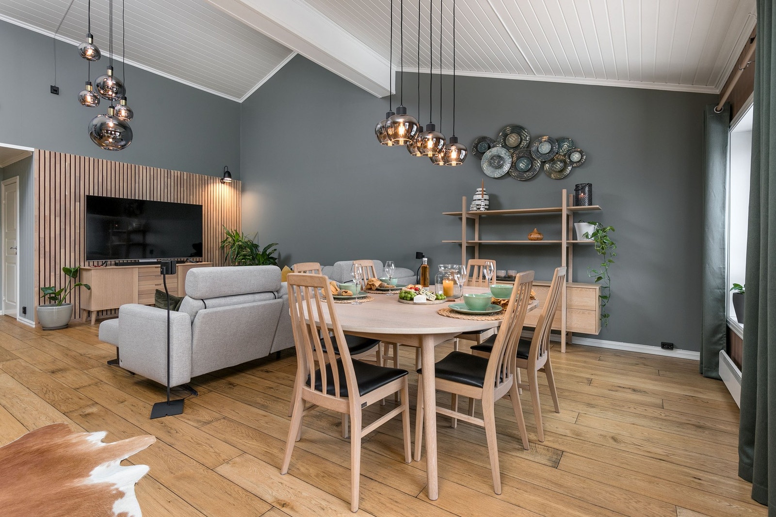 God plass for sofa, tv-møbler og spisegruppe. Galleribilde