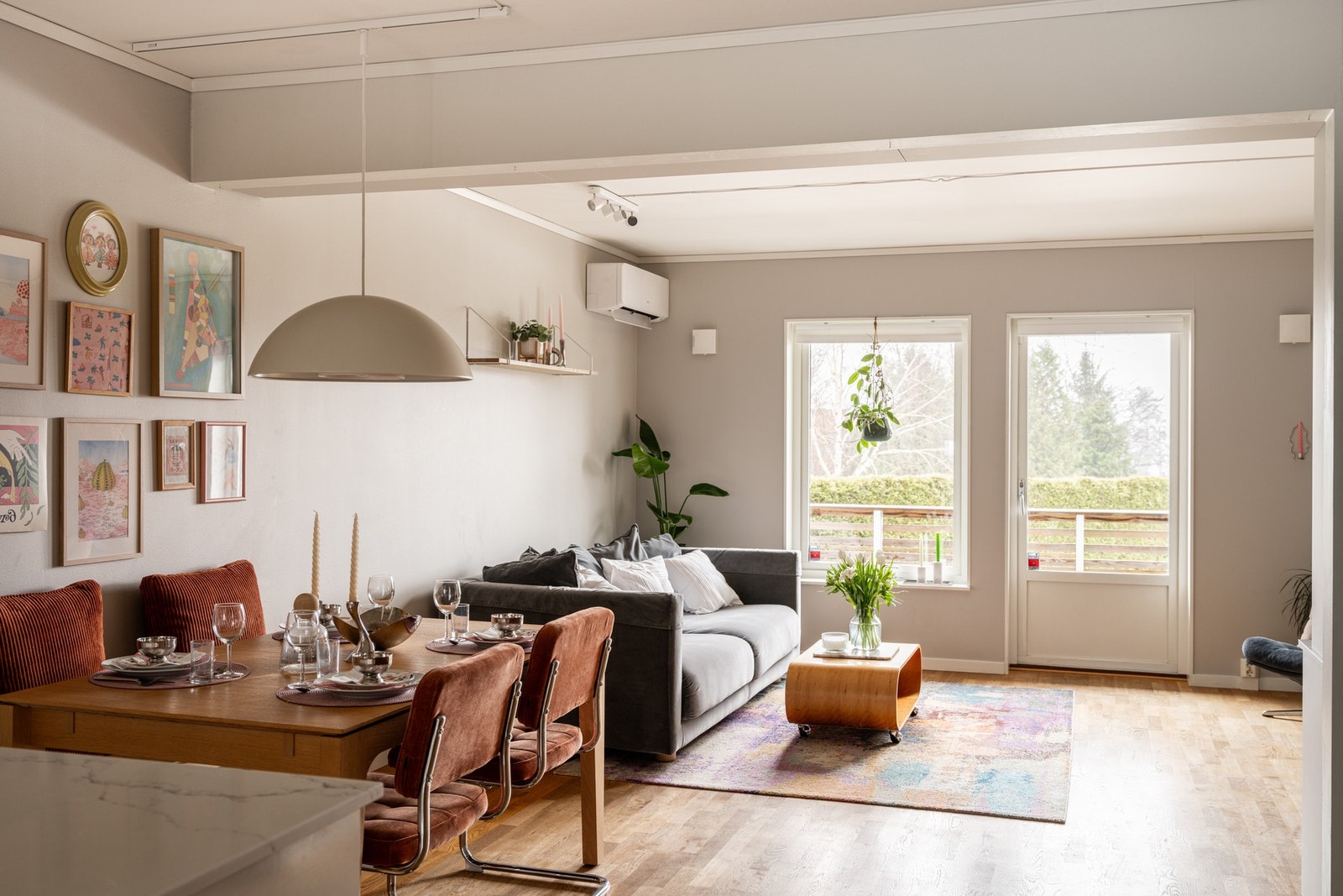 Boligen er i dag tilknyttet Telia som leverandør av TV og internett. Galleribilde