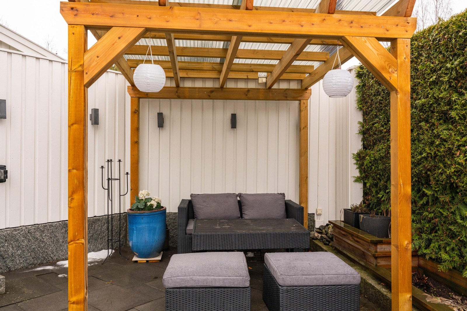 Hyggelig pergola fra 2025. Taket kan enkelt fjernes om ønskelig. Galleribilde