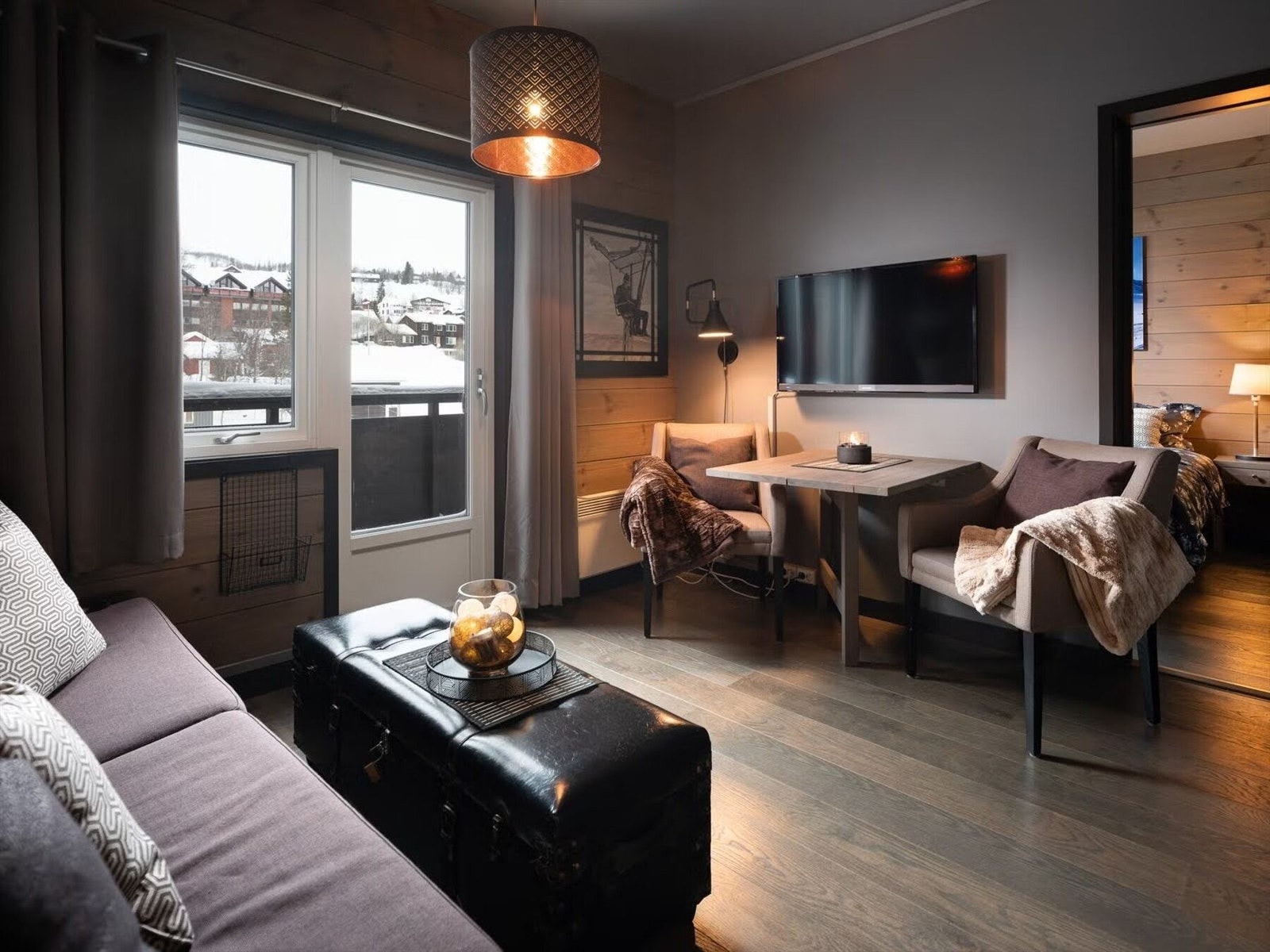 En lekker og lettstelt leilighet i 4 etg. Sovesofa i stue for 2 ekstra soveplasser. Galleribilde