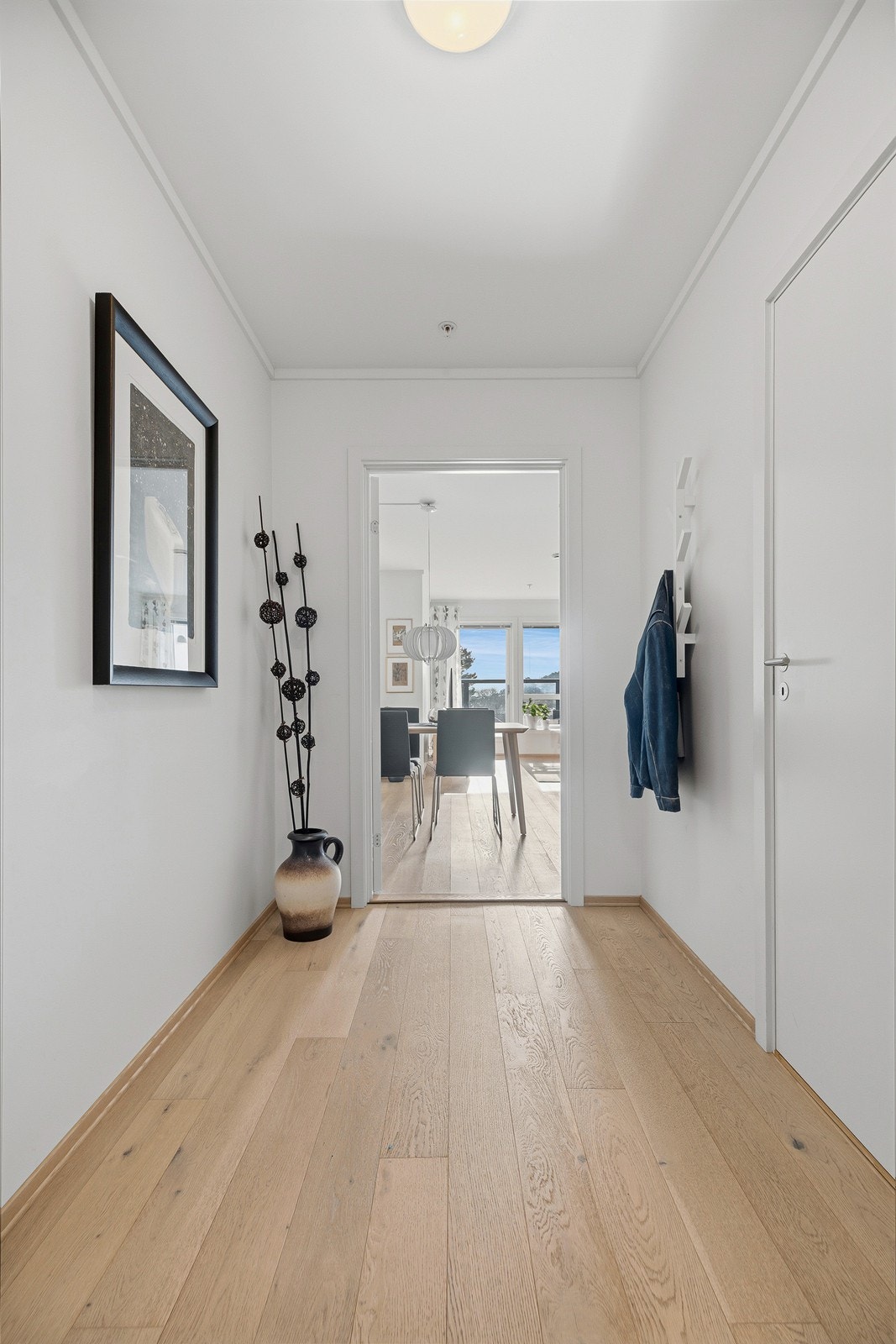 Romslig entré med callinganlegg Galleribilde