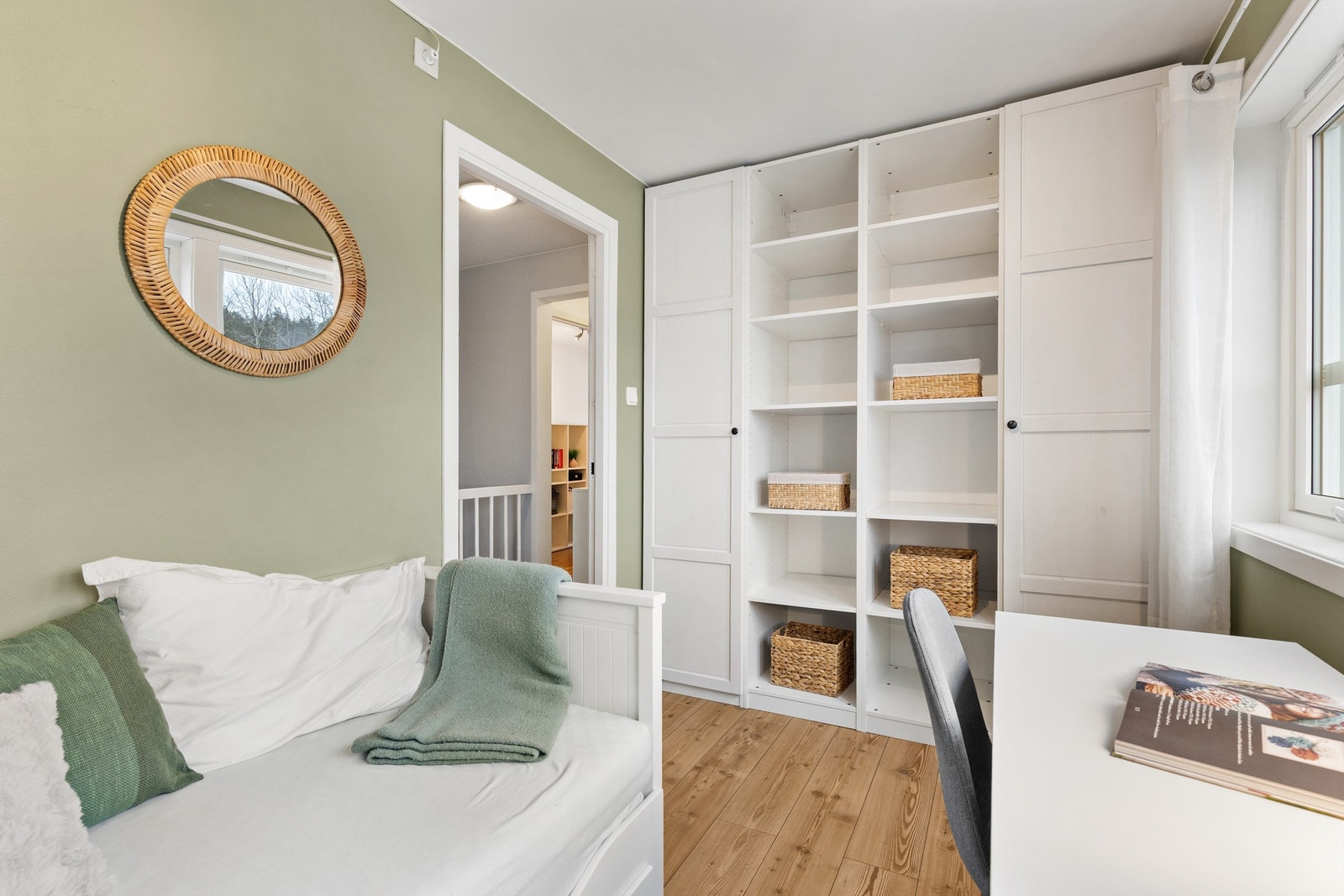 Det andre soverommet egner seg godt som barnerom, gjesterom eller kontor. Galleribilde