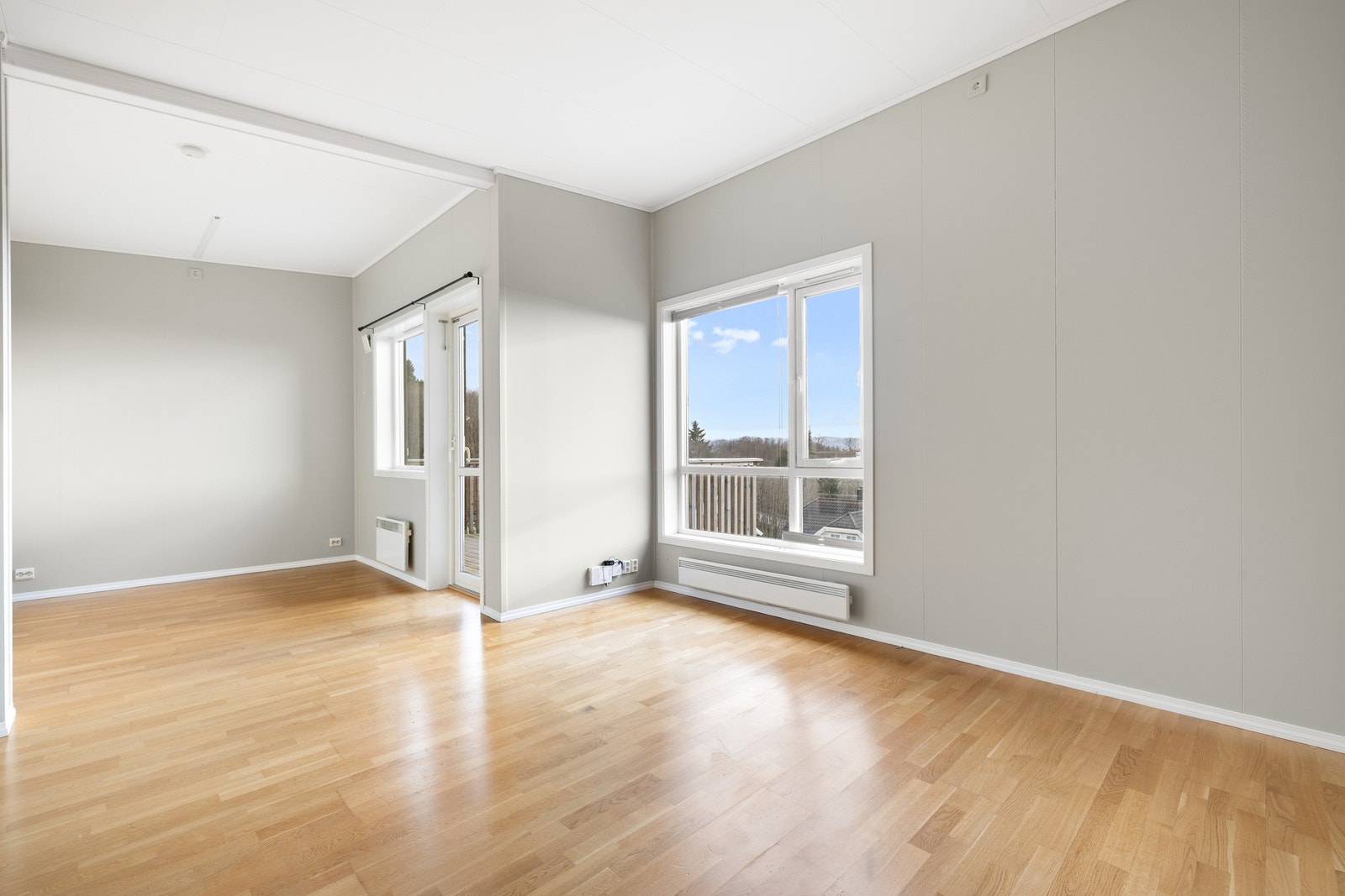 Hele leiligheten er nymalt i moderne fargevalg. Galleribilde