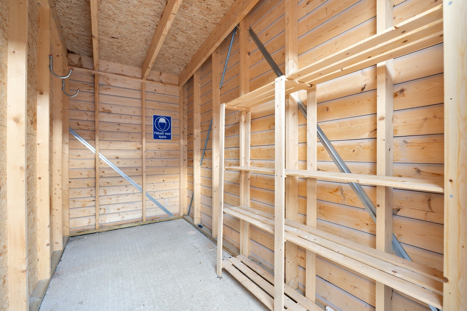 Utebod med plass til oppbevaring. Galleribilde