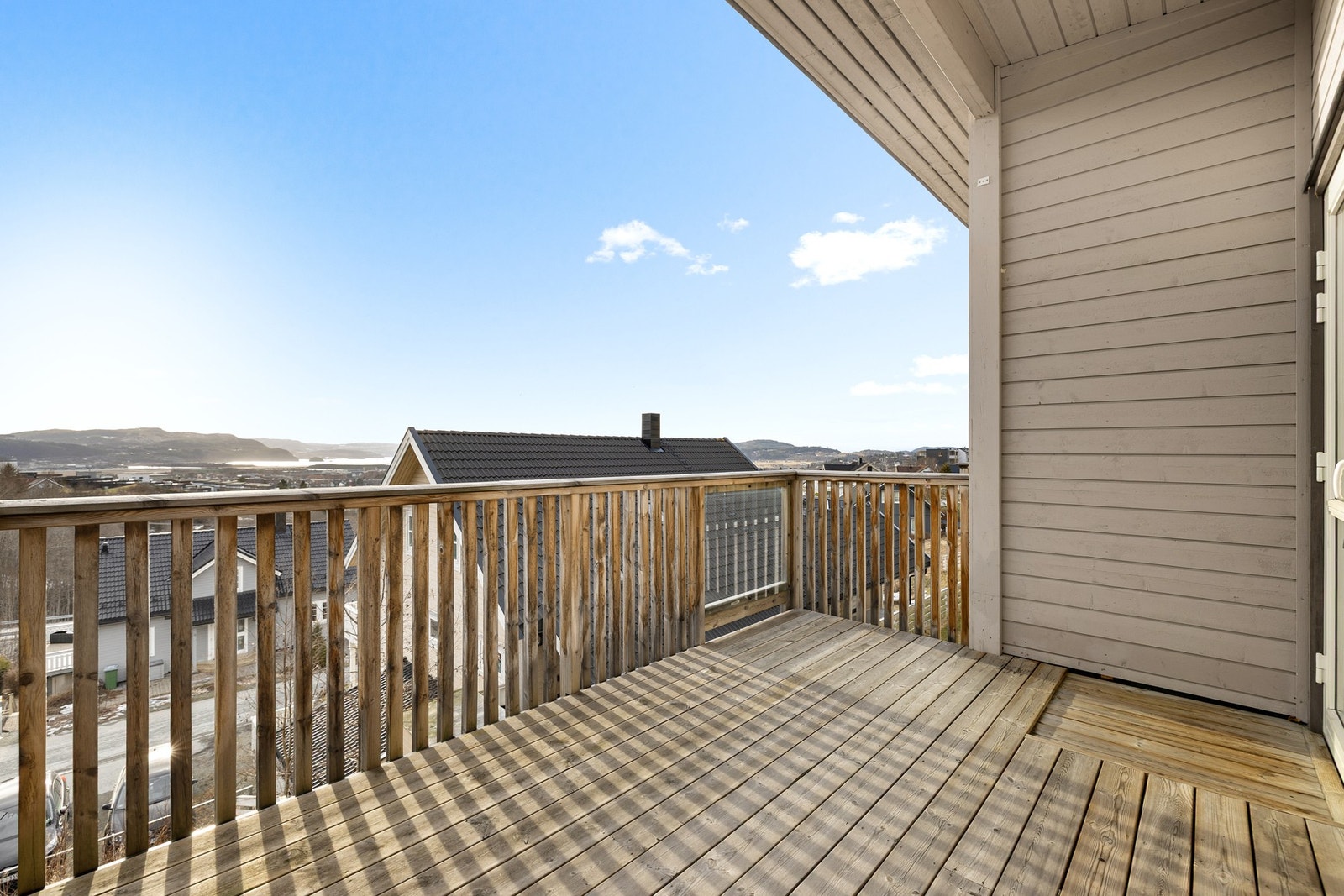 Sørvendt balkong på 9 kvm. Galleribilde